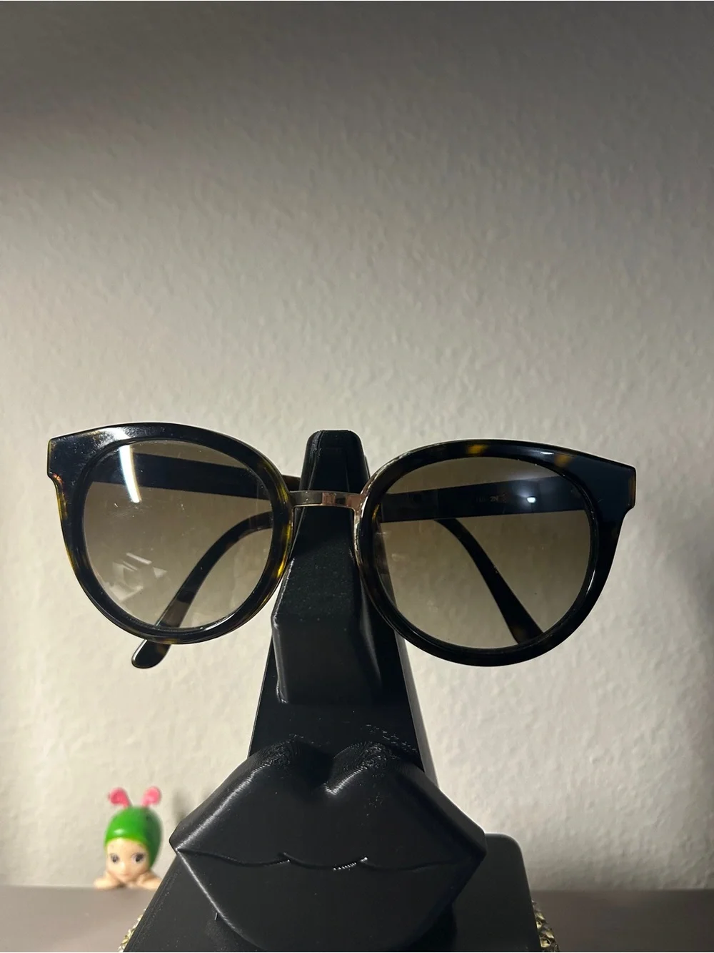 Tory Burch Tortoiseshell Round Sunglasses with Brown Lenses #38